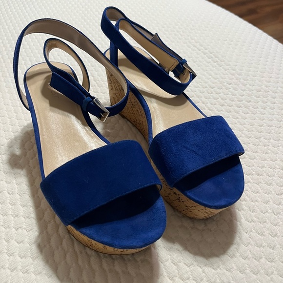 Nine West blue suede platform sandals; Size 8.5 - Picture 1 of 5